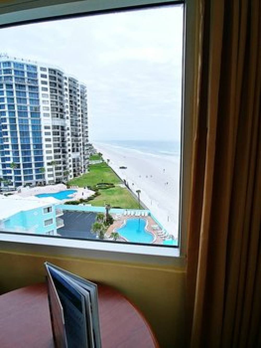 EMERALD SHORES HOTEL 8