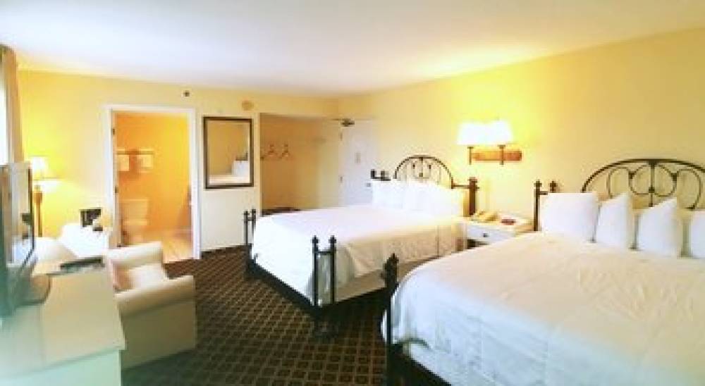 EMERALD SHORES HOTEL 4