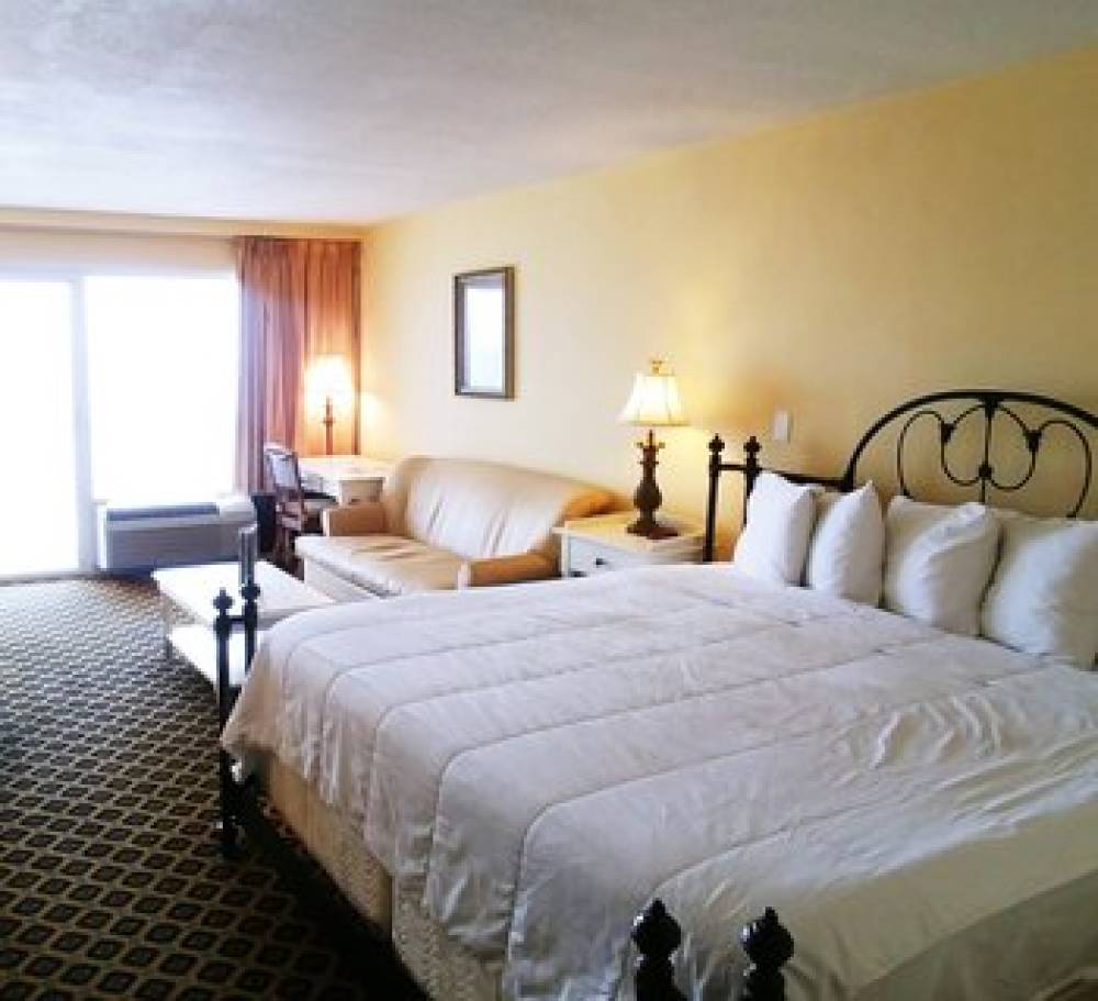 EMERALD SHORES HOTEL 10