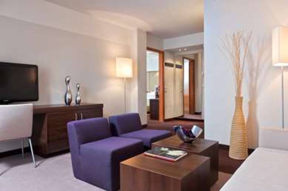 Estrel Hotel Berlin 9