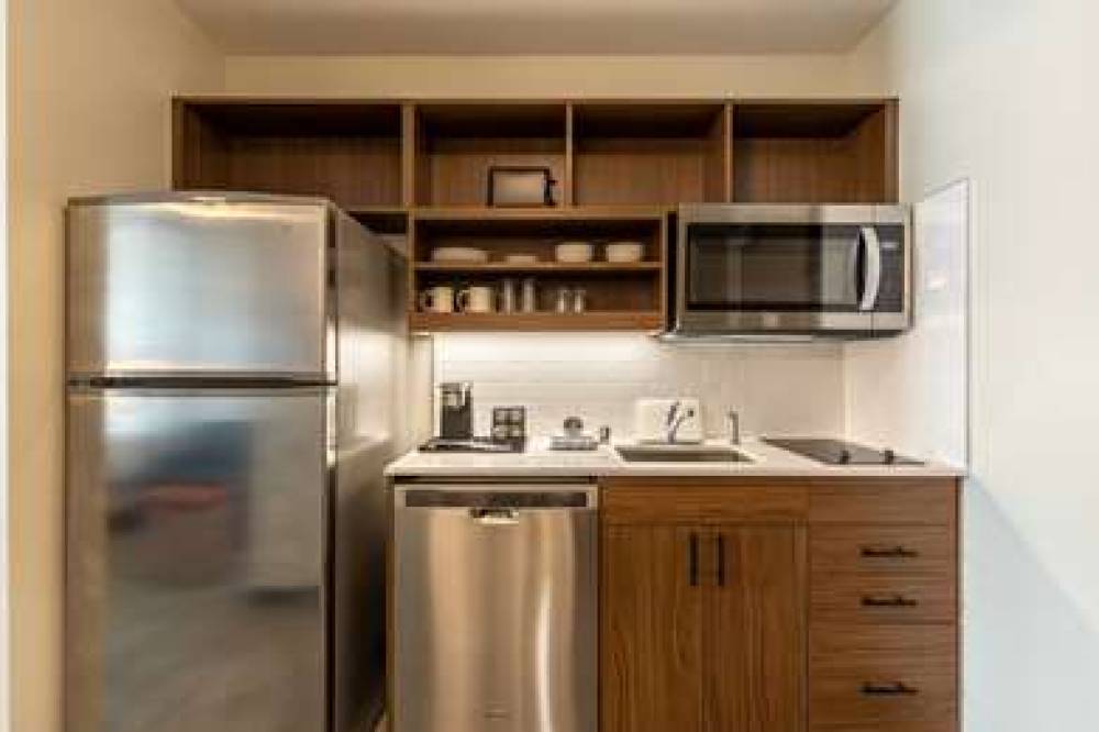 EVERHOME SUITES CORONA 9