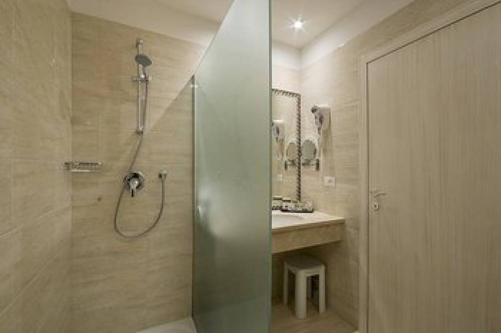 EXECUTIVE HOTEL 9