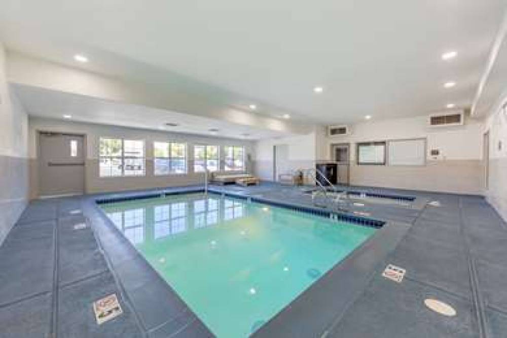 Executive Residency By Best Western Victorville 10