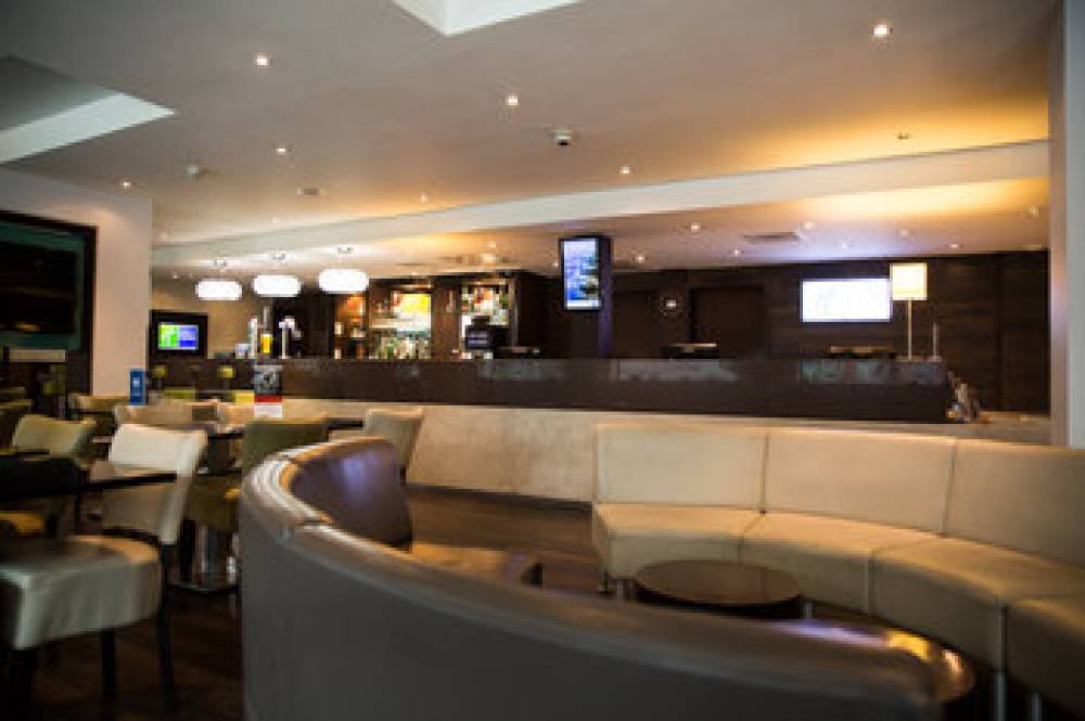 EXPRESS BY HI STRATFORD 4