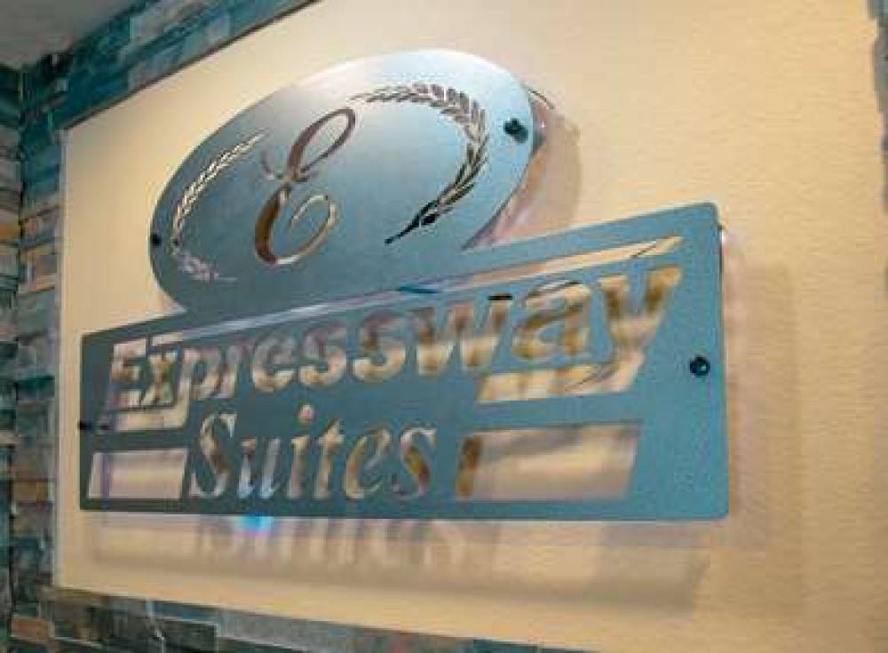Expressway Suites Of Grand Forks