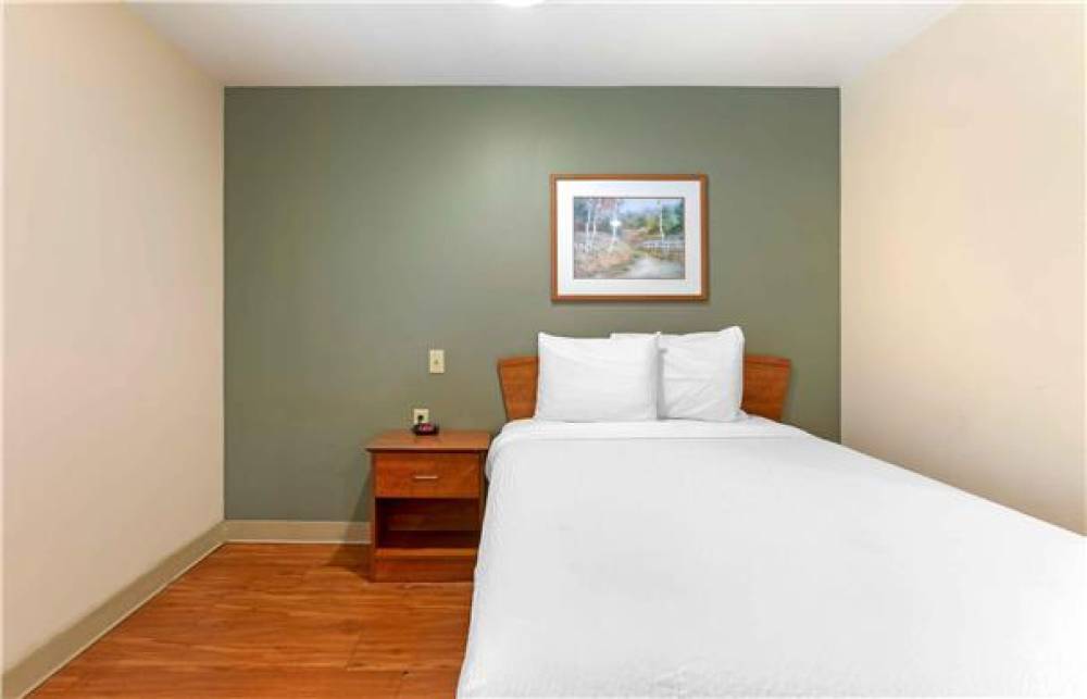 EXTENDED STAY AMERICA SELECT 6