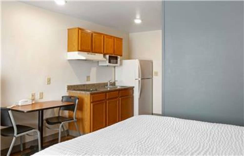 EXTENDED STAY AMERICA SELECT 7