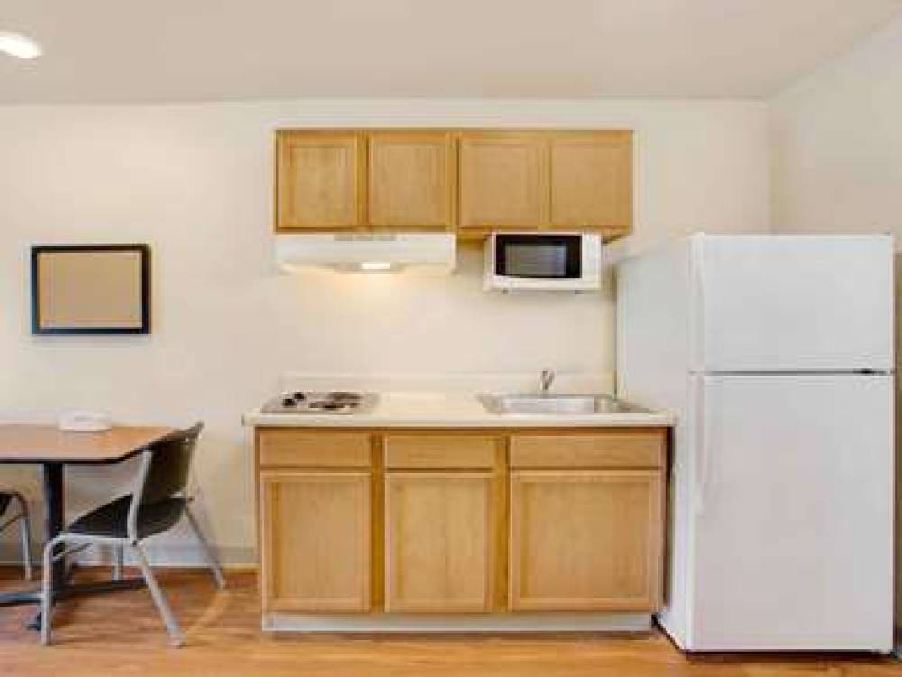 EXTENDED STAY AMERICA SELECT 6