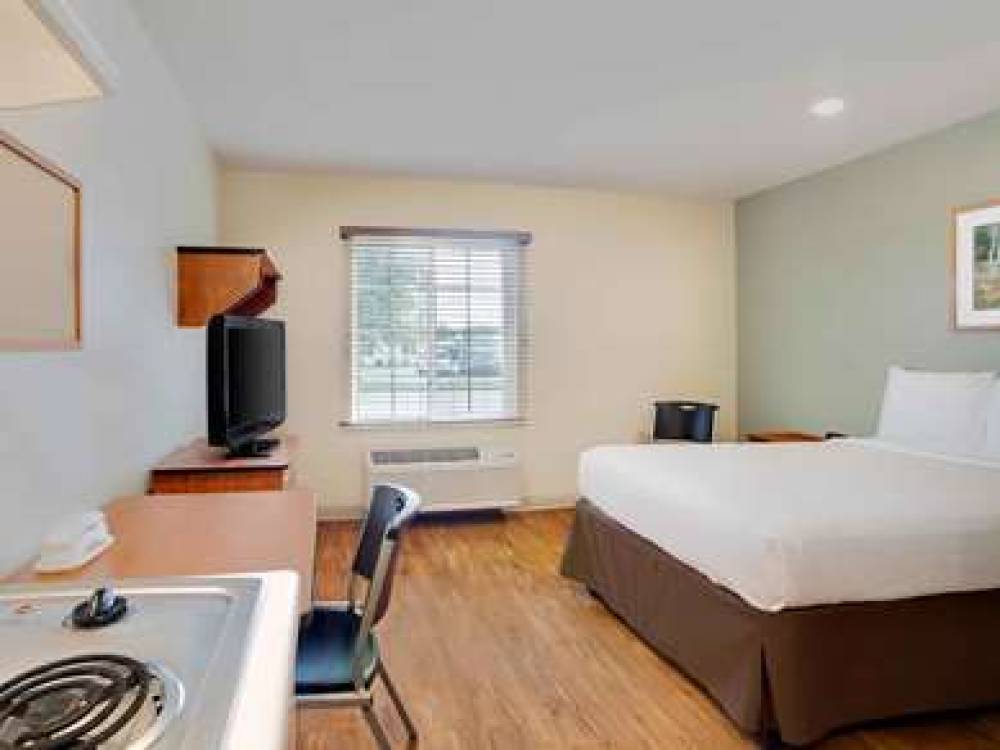 EXTENDED STAY AMERICA SELECT 8