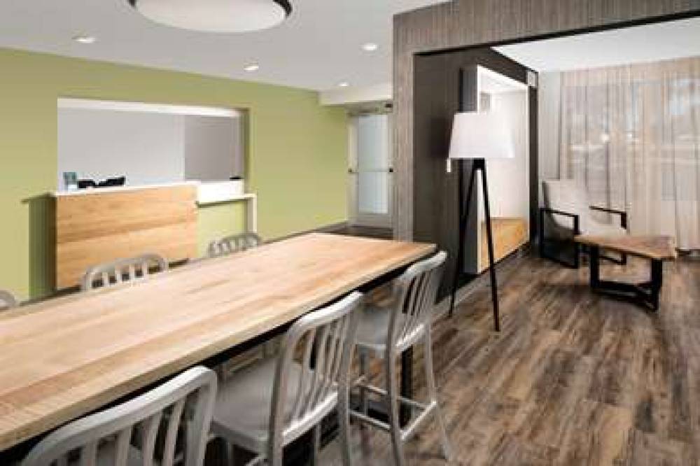 EXTENDED STAY AMERICA SELECT 4