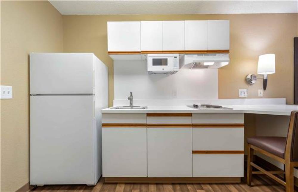 EXTENDED STAY AMERICA SUITES 10