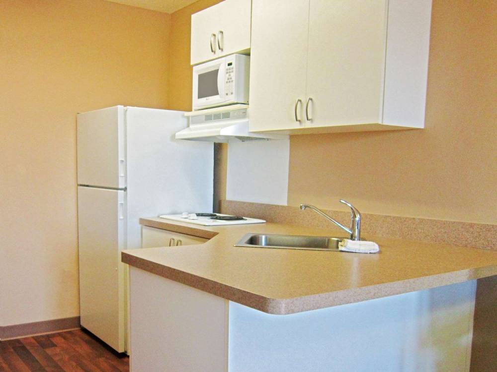 Extended Stay America Suites - Fresno - North 6
