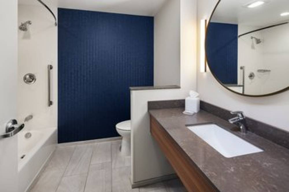 Fairfield Inn And Suites By Marriott Alexandria 9