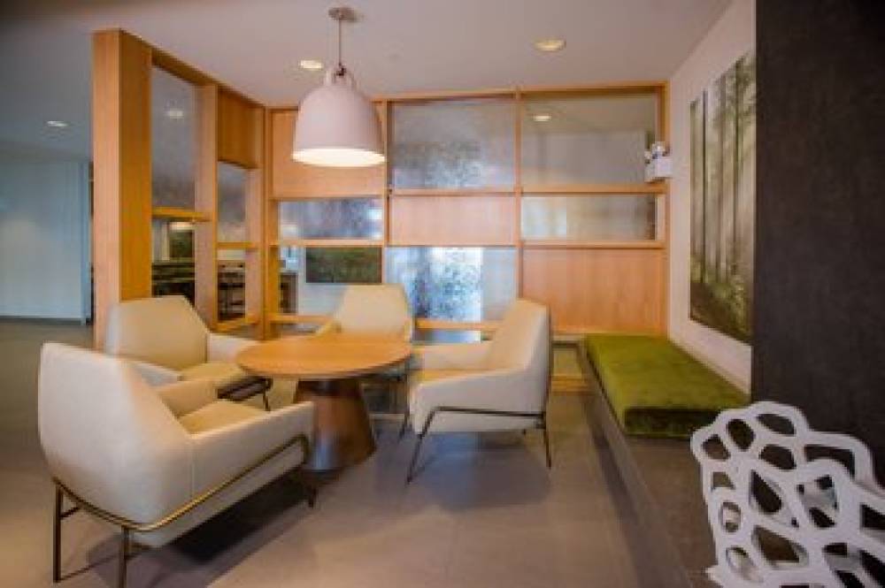 Fairfield Inn And Suites By Marriott Alexandria 4