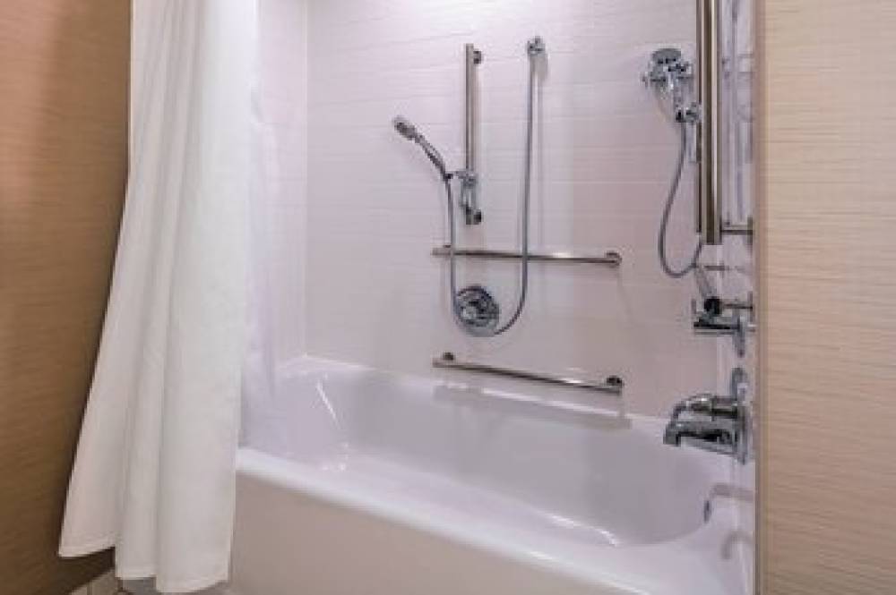 Fairfield Inn And Suites By Marriott Boston Marlborough Apex Center 9