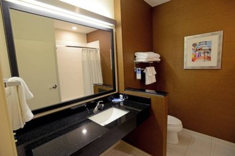 Fairfield Inn And Suites By Marriott Bowling Green 8