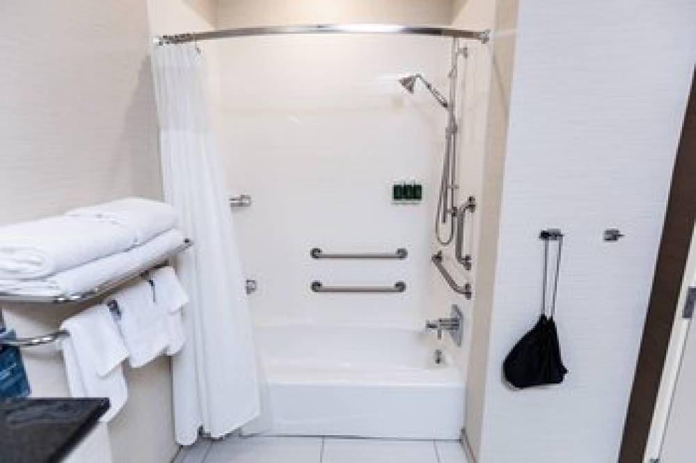Fairfield Inn And Suites By Marriott Bowling Green 10