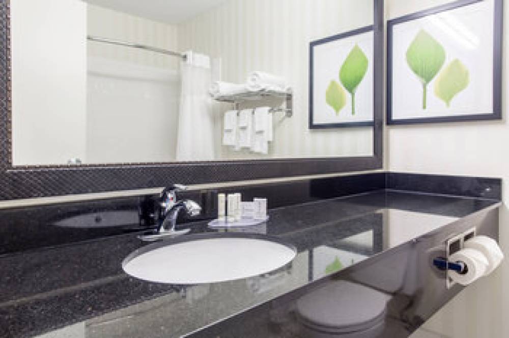 Fairfield Inn And Suites By Marriott Canton 10