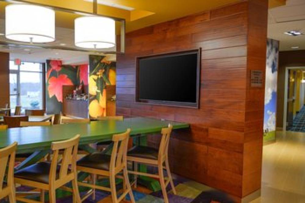 Fairfield Inn And Suites By Marriott Canton South 10