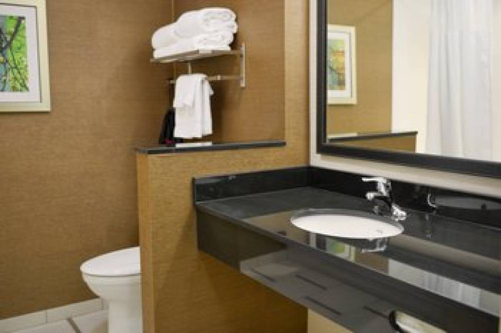 Fairfield Inn And Suites By Marriott Canton South 6