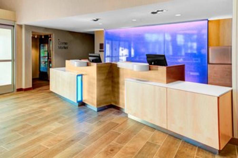 Fairfield Inn And Suites By Marriott Cape Cod Hyannis 4