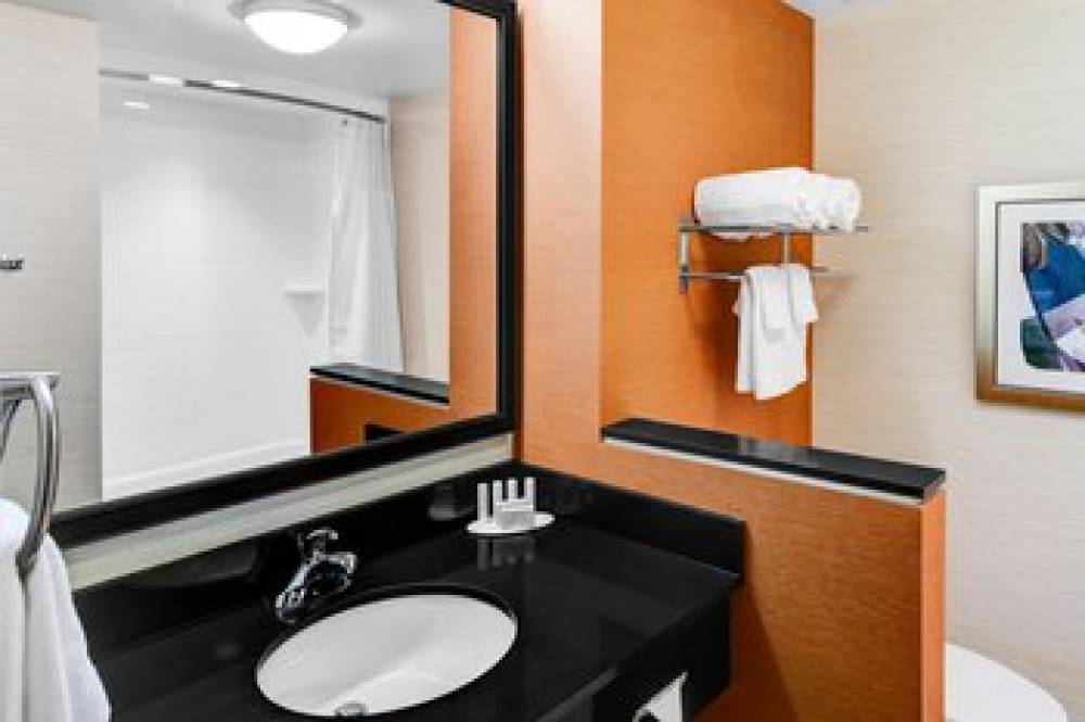 Fairfield Inn And Suites By Marriott Cape Cod Hyannis 10