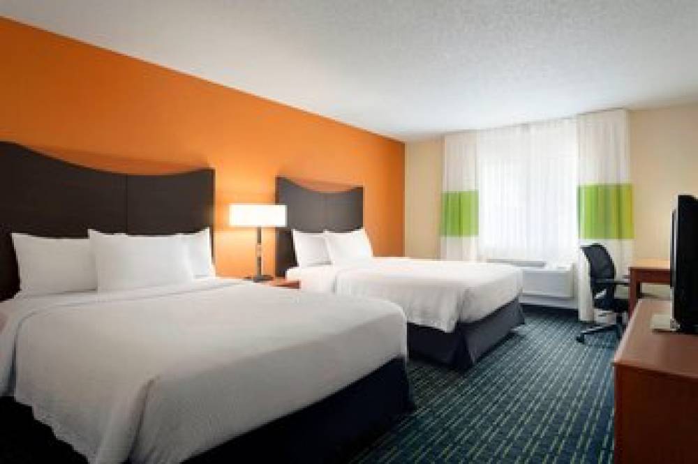 Fairfield Inn And Suites By Marriott Champaign 7