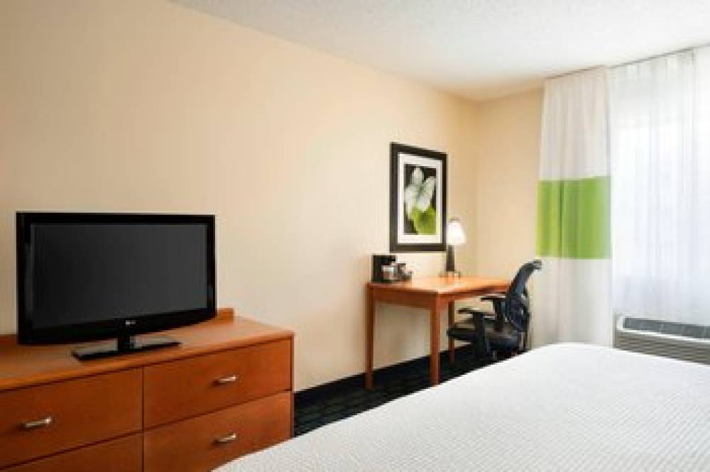 Fairfield Inn And Suites By Marriott Champaign 9