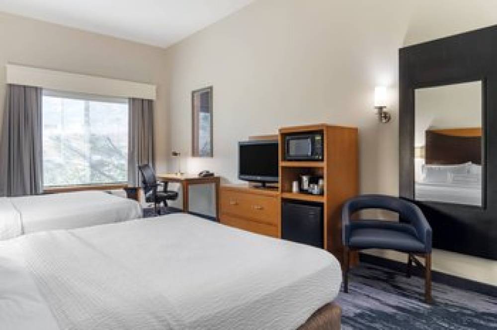 Fairfield Inn And Suites By Marriott Commerce 8