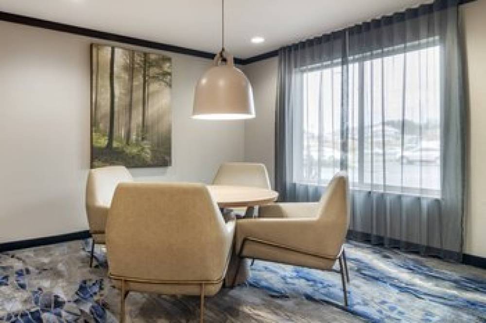 Fairfield Inn And Suites By Marriott Commerce 5