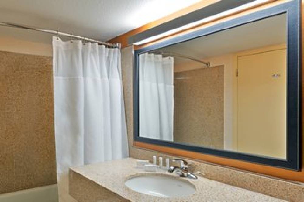Fairfield Inn And Suites By Marriott Denver Cherry Creek 7