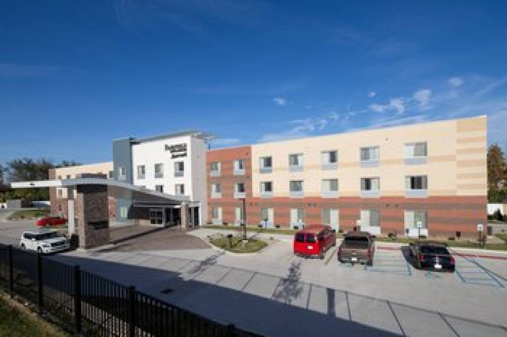 Fairfield Inn And Suites By Marriott Detroit Chesterfield