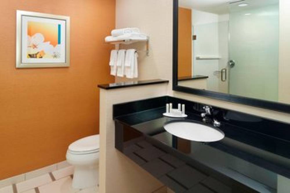 Fairfield Inn And Suites By Marriott Fayetteville North 8