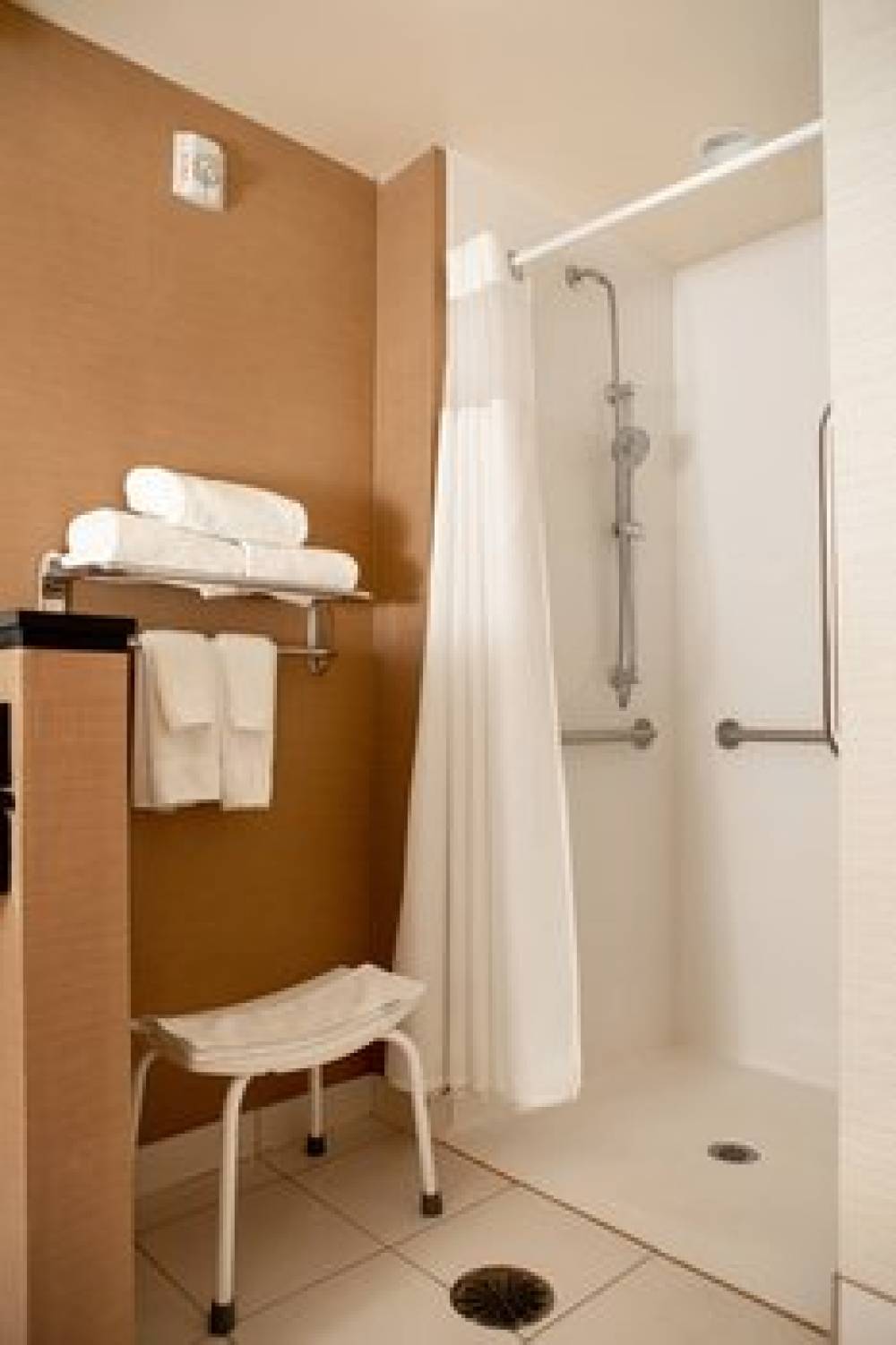Fairfield Inn And Suites By Marriott Fayetteville North 10