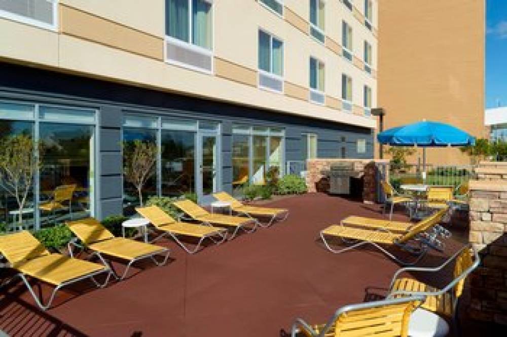 Fairfield Inn And Suites By Marriott Fayetteville North 4