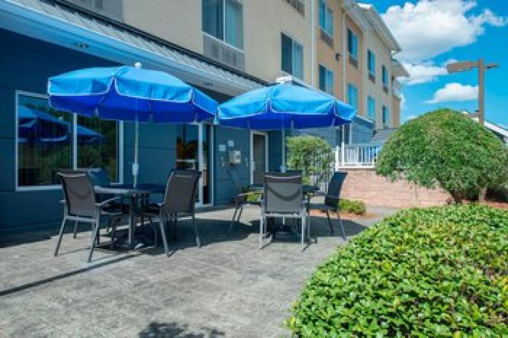 Fairfield Inn And Suites By Marriott Greenwood 6