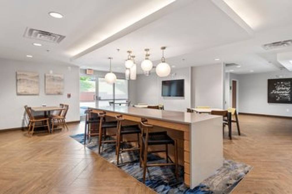 Fairfield Inn And Suites By Marriott Hickory