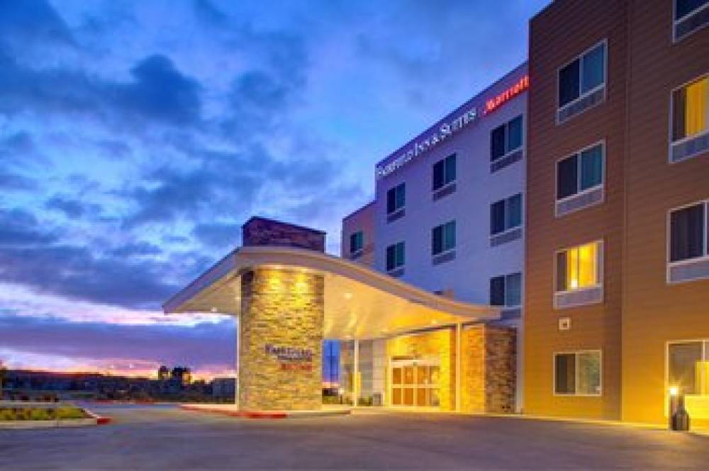 Fairfield Inn And Suites By Marriott Holllister