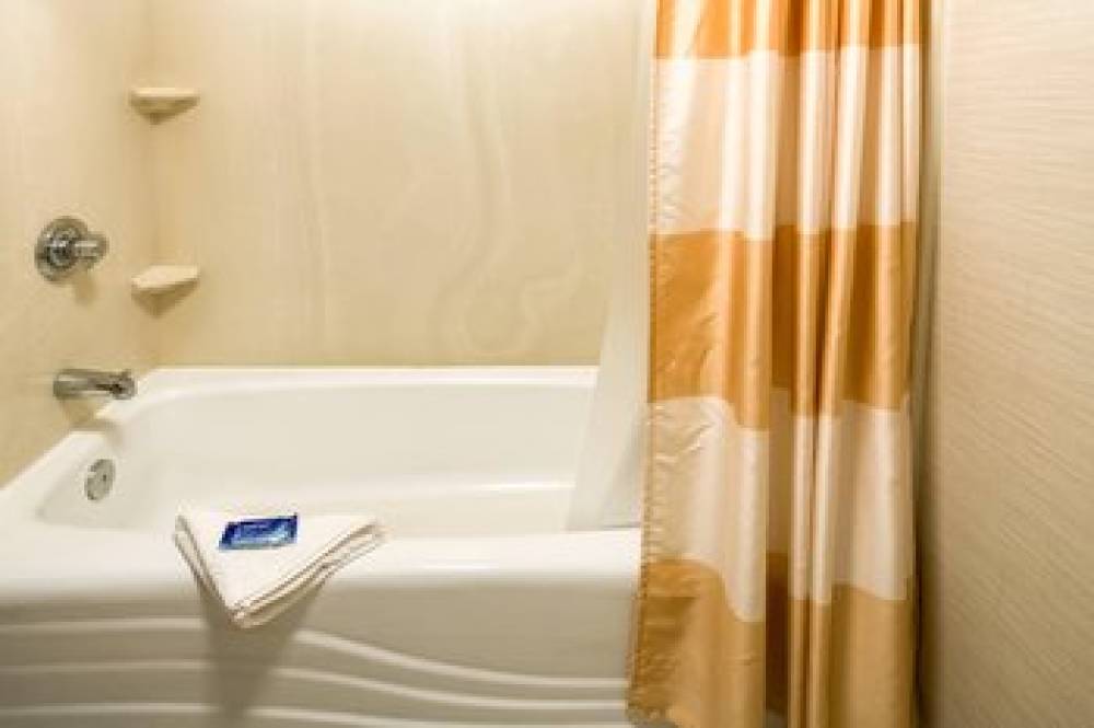 Fairfield Inn And Suites By Marriott Jacksonville Airport 7