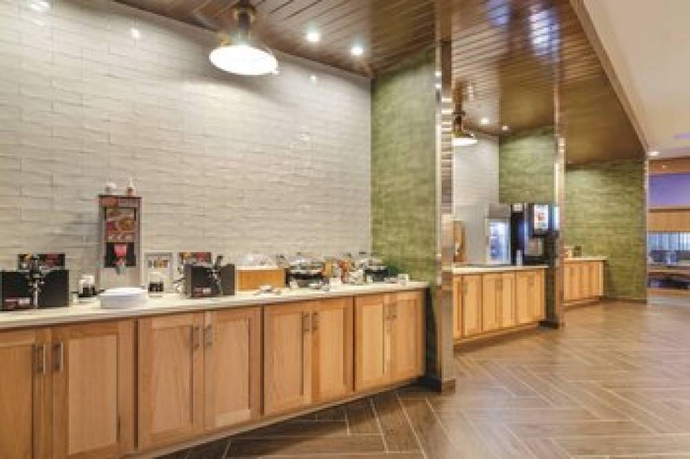 Fairfield Inn And Suites By Marriott Kansas City Shawnee 8
