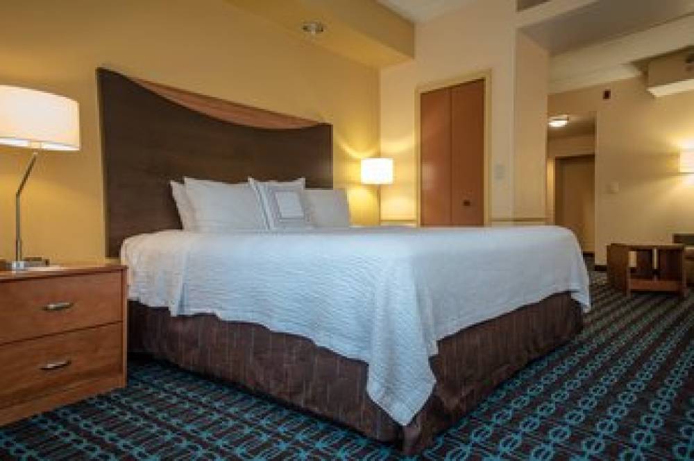 Fairfield Inn And Suites By Marriott Knoxville East 10