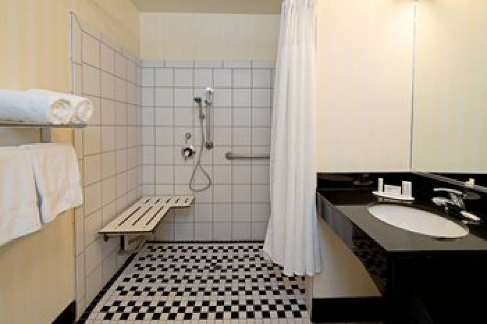 Fairfield Inn And Suites By Marriott Los Angeles-West Covina 8