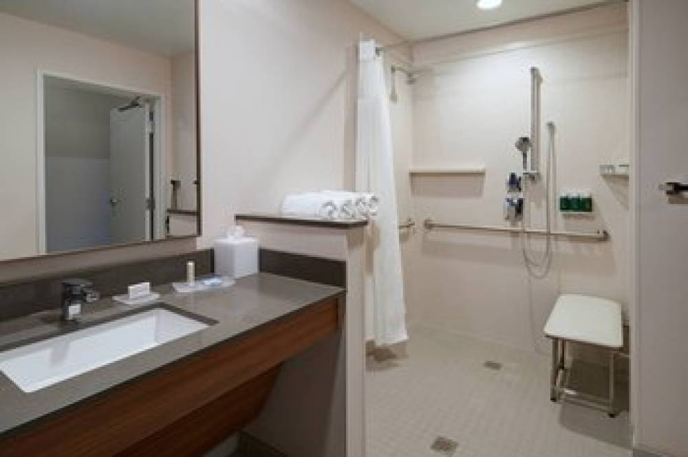 Fairfield Inn And Suites By Marriott Midland 6