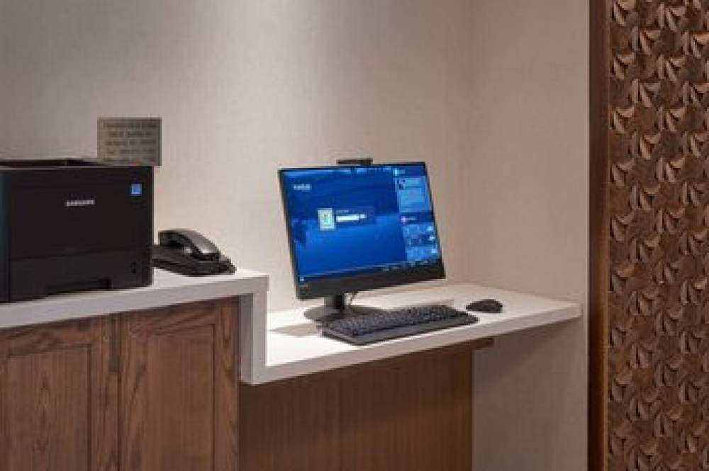 Fairfield Inn And Suites By Marriott Midland 4
