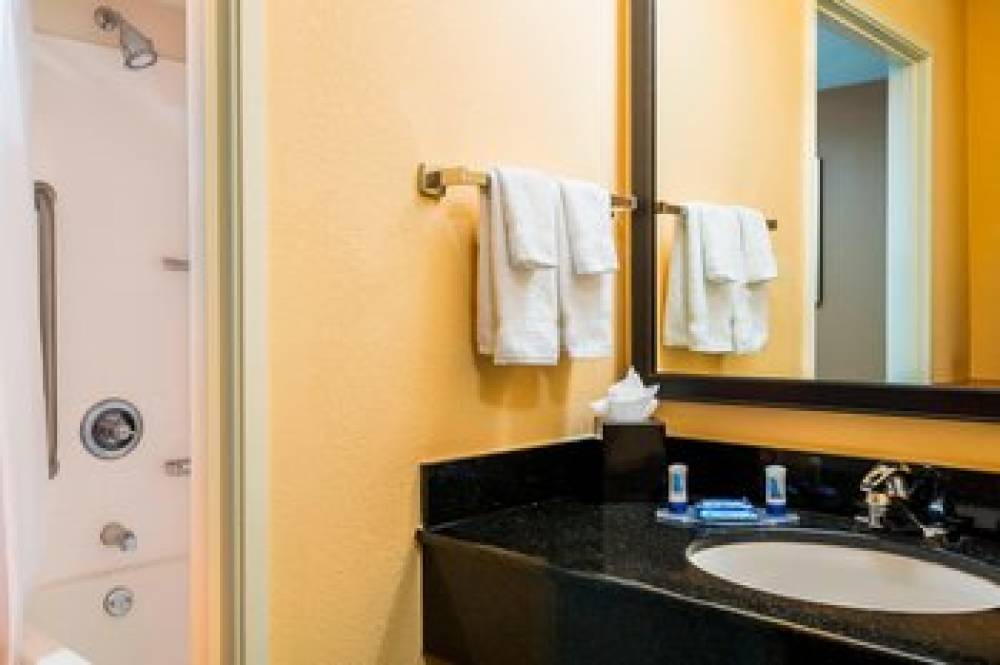 Fairfield Inn And Suites By Marriott Mobile 10