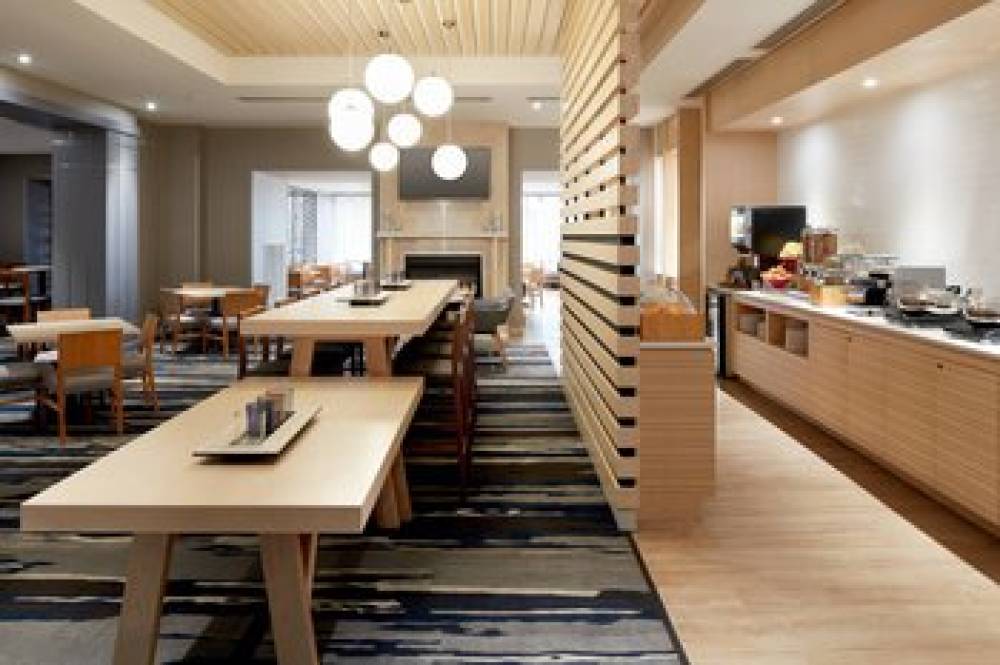 Fairfield Inn And Suites By Marriott Montreal Airport 3