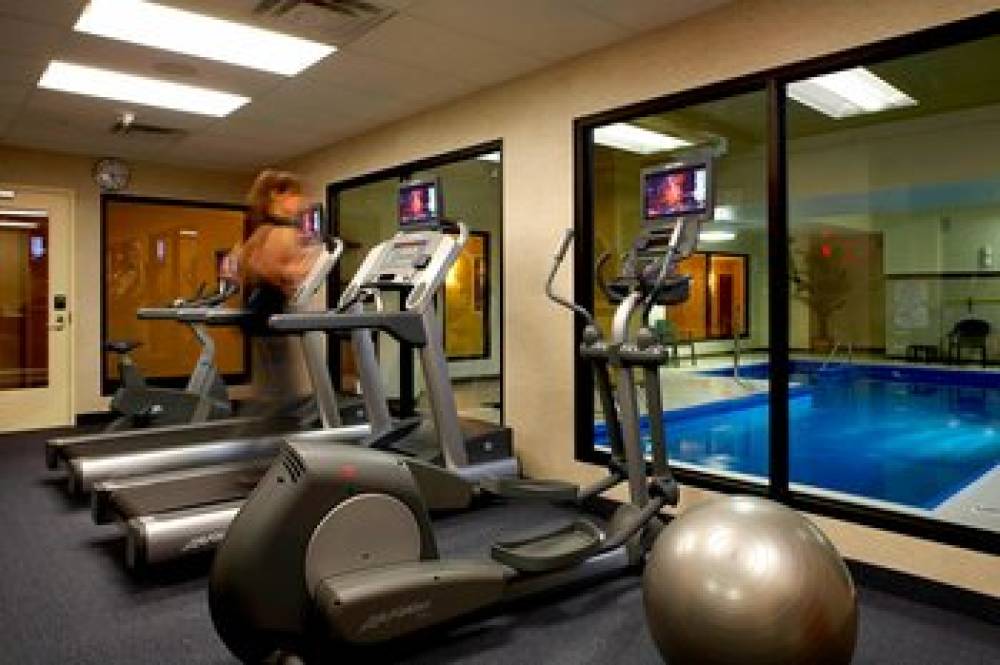 Fairfield Inn And Suites By Marriott Montreal Airport 6