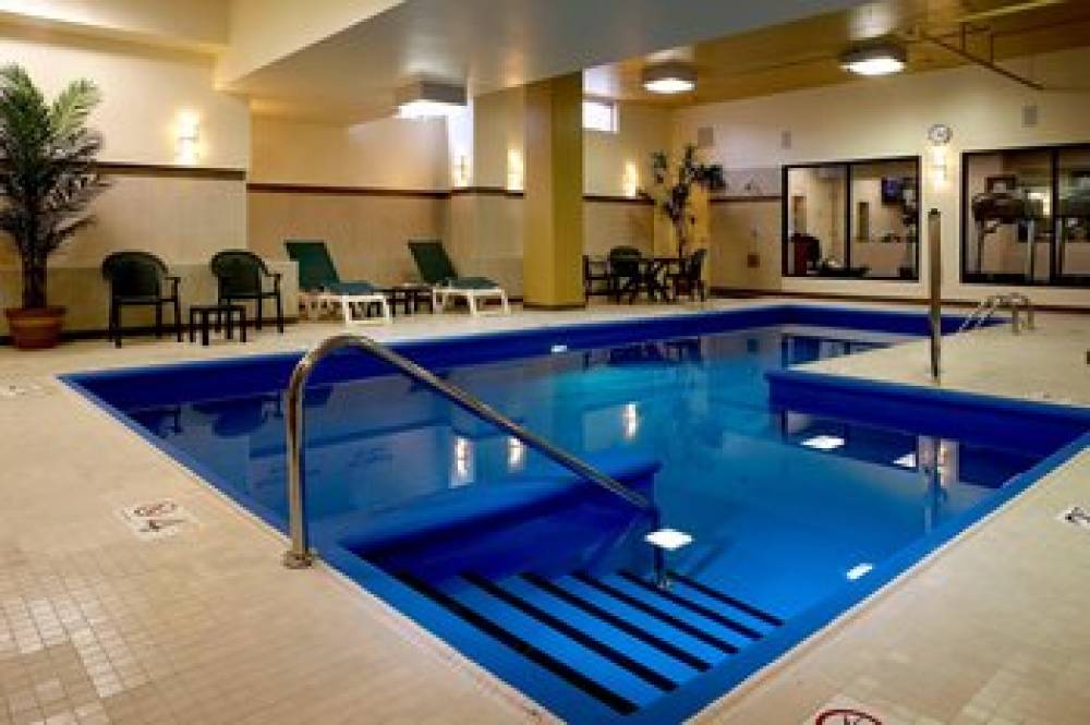 Fairfield Inn And Suites By Marriott Montreal Airport 4