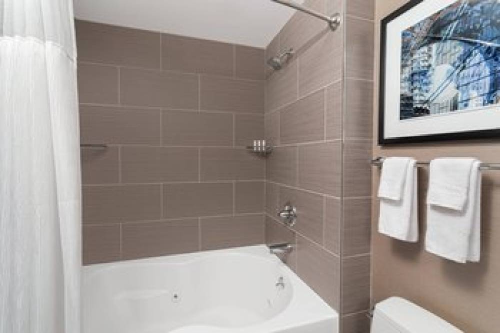 Fairfield Inn And Suites By Marriott New York Staten Island 8