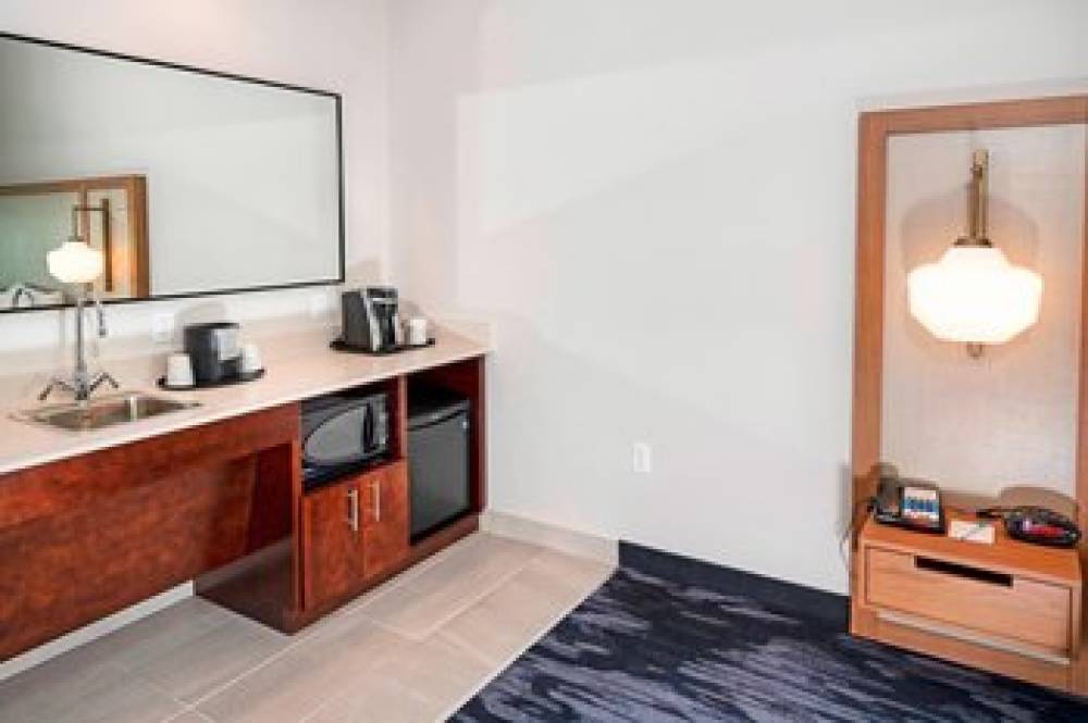 Fairfield Inn And Suites By Marriott Ottawa Airport 4